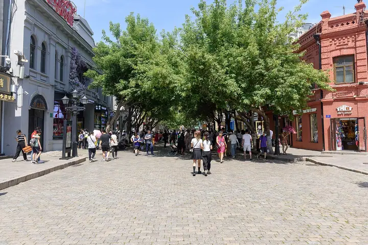 Central Street (Zhongyang Dajie)